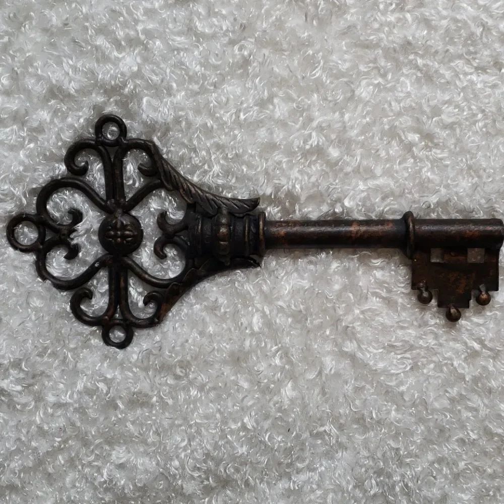 Antique Key decor bundle - Picture 6 of 8
